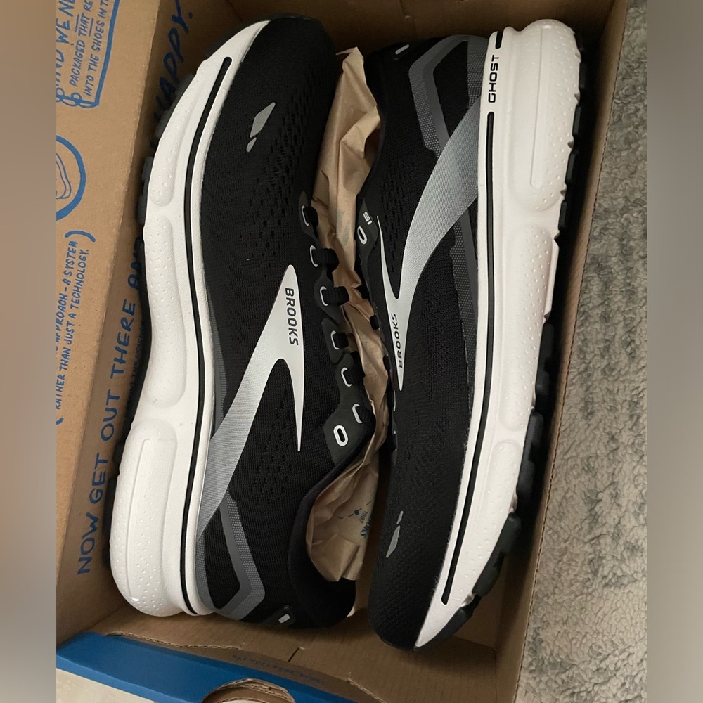 Brooks Running Shoe Ghost Size 9W Brand New